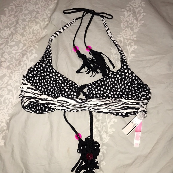 Beautiful reversible Victoria’s Secret bikini top - Picture 2 of 6